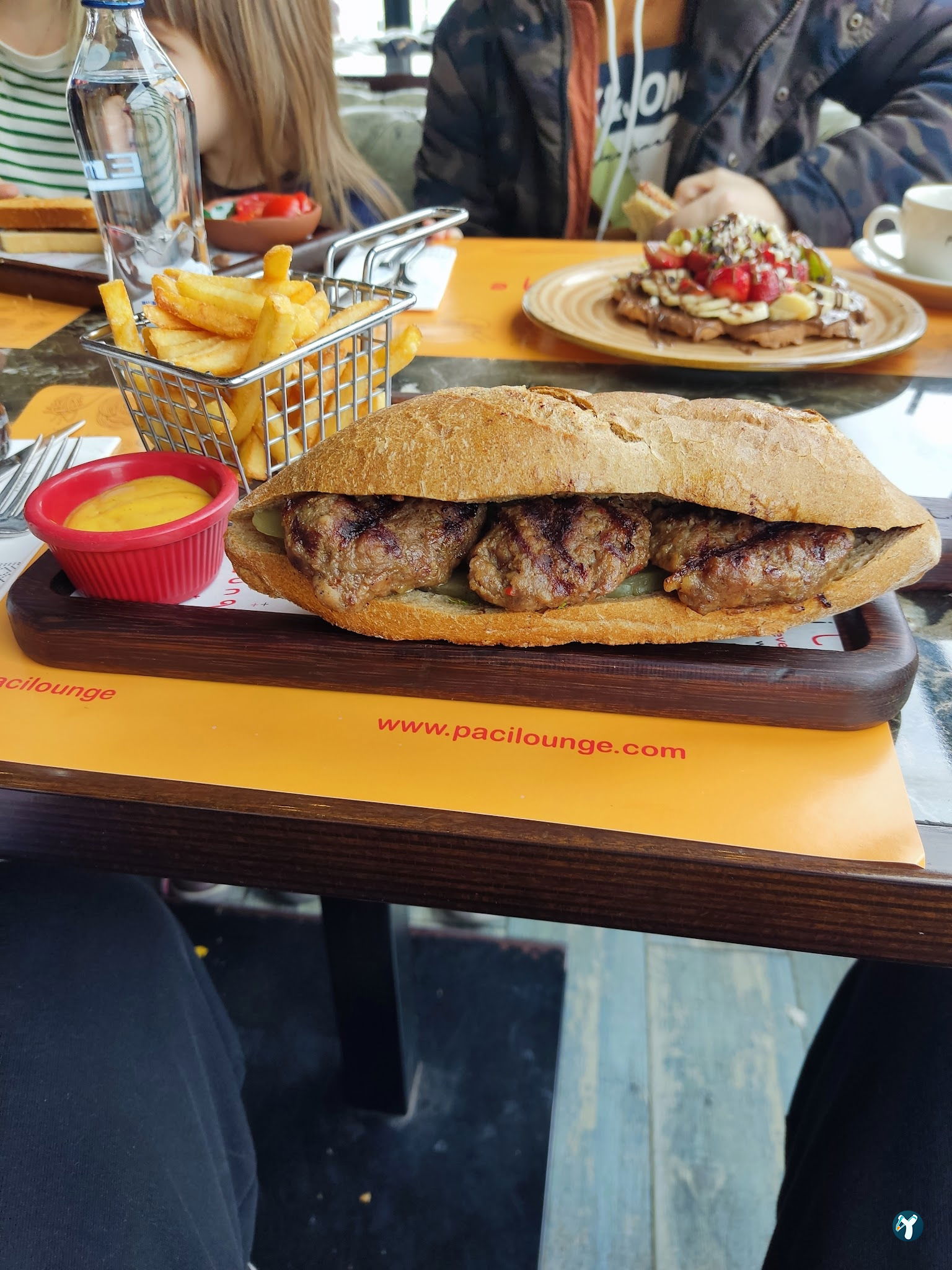 Paçi Lounge