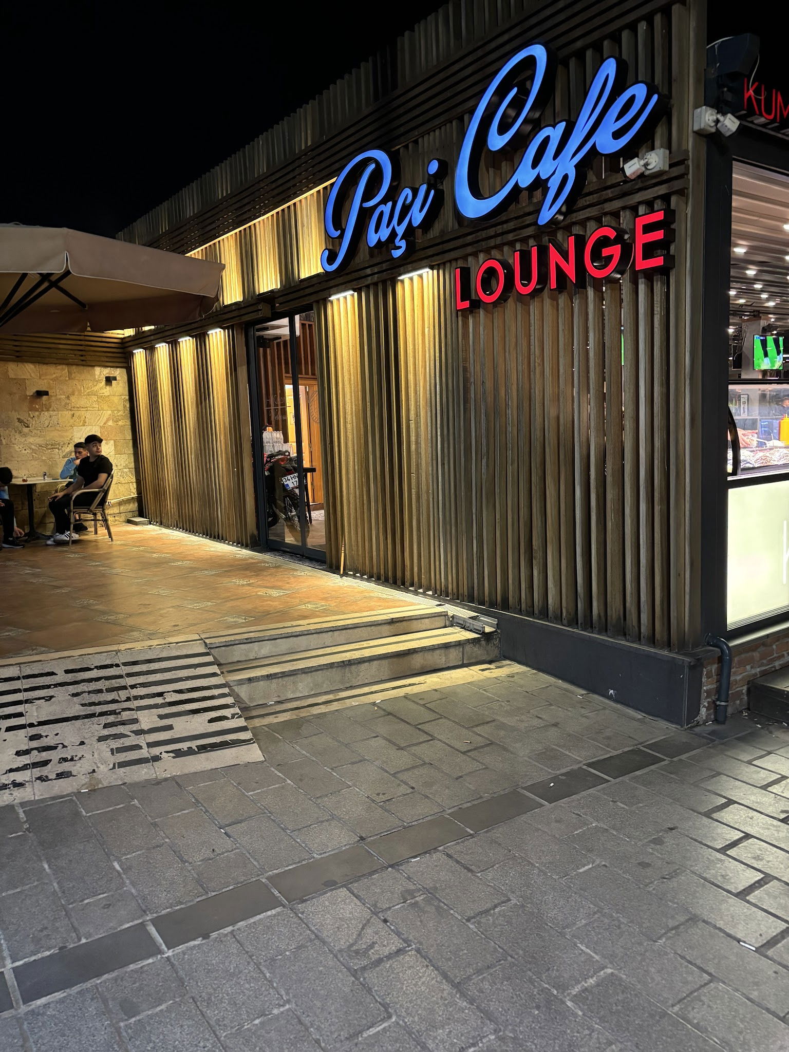 Paçi Lounge