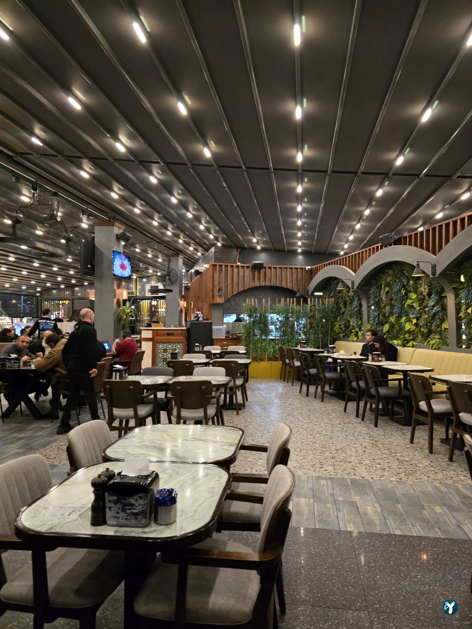 Paçi Lounge