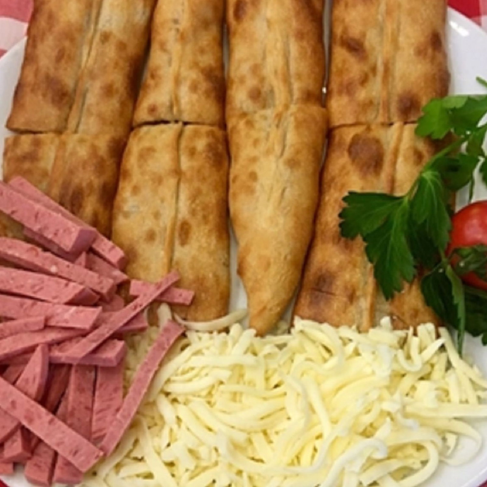 Salamlı Kaşarlı Pide (Kapalı)
