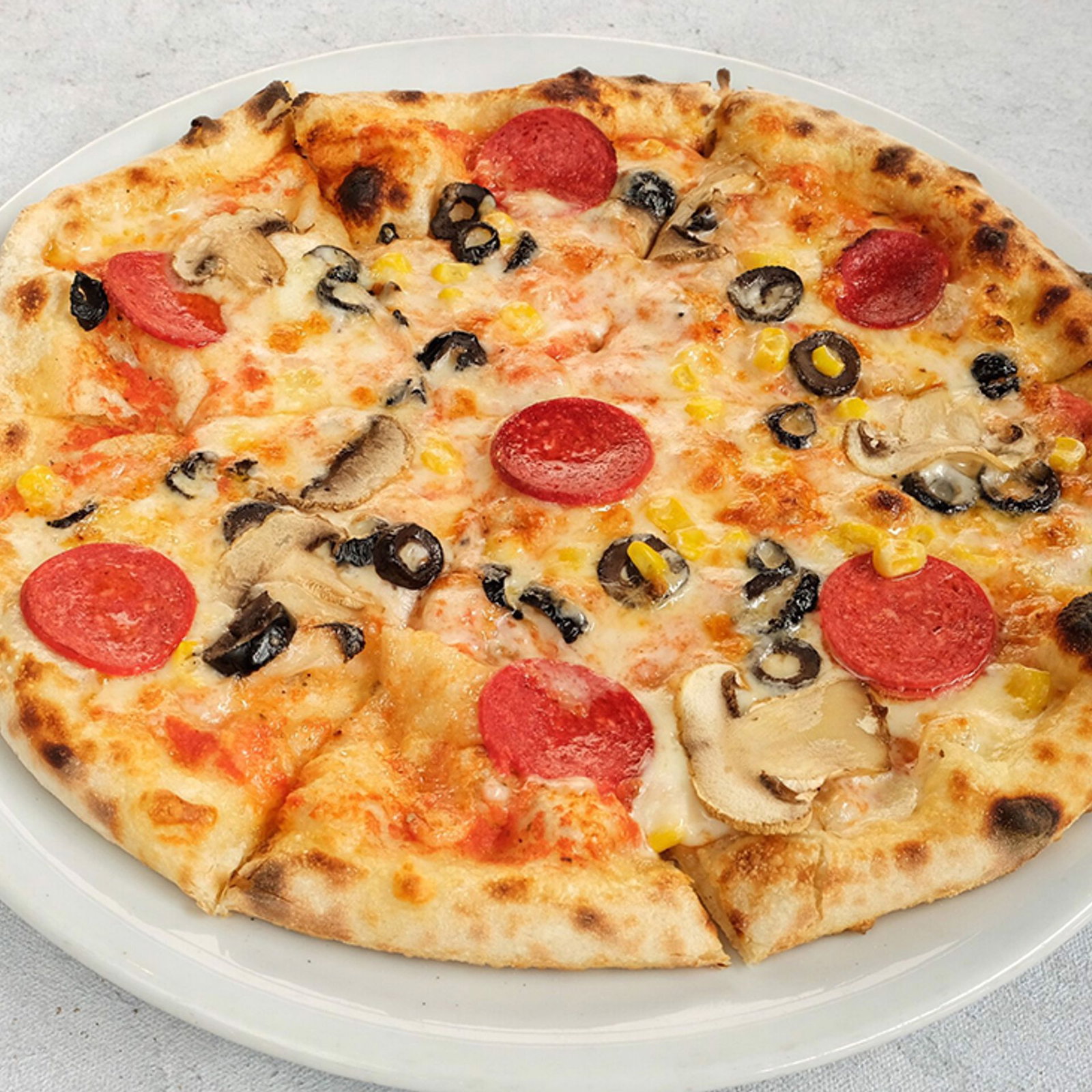 Sosisli Mantarlı Pizza
