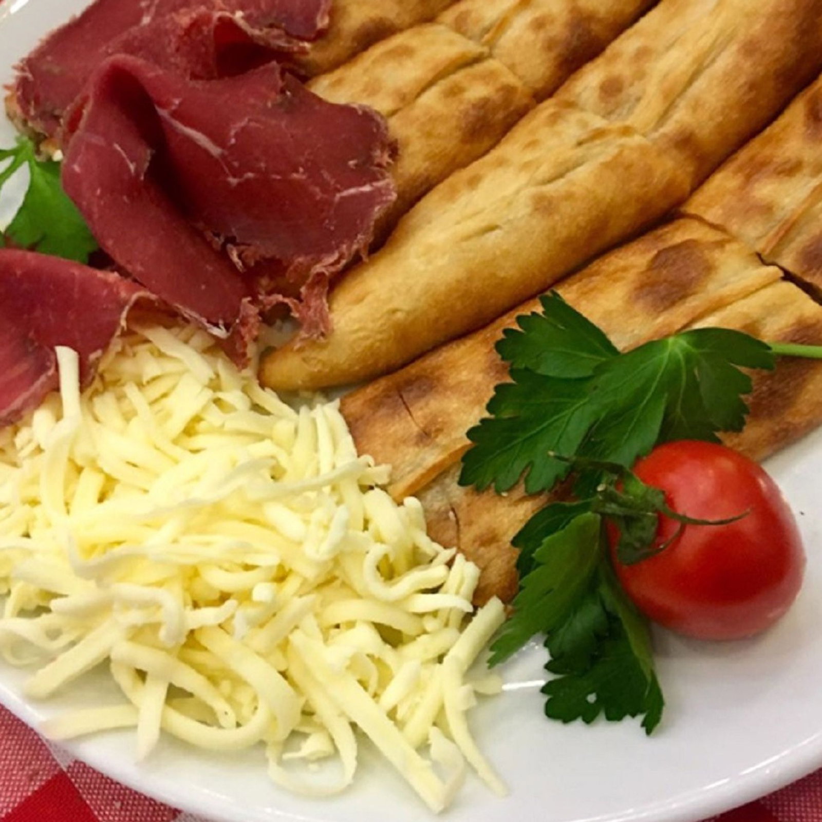 Pastırmalı Kaşarlı Pide (Kapalı)