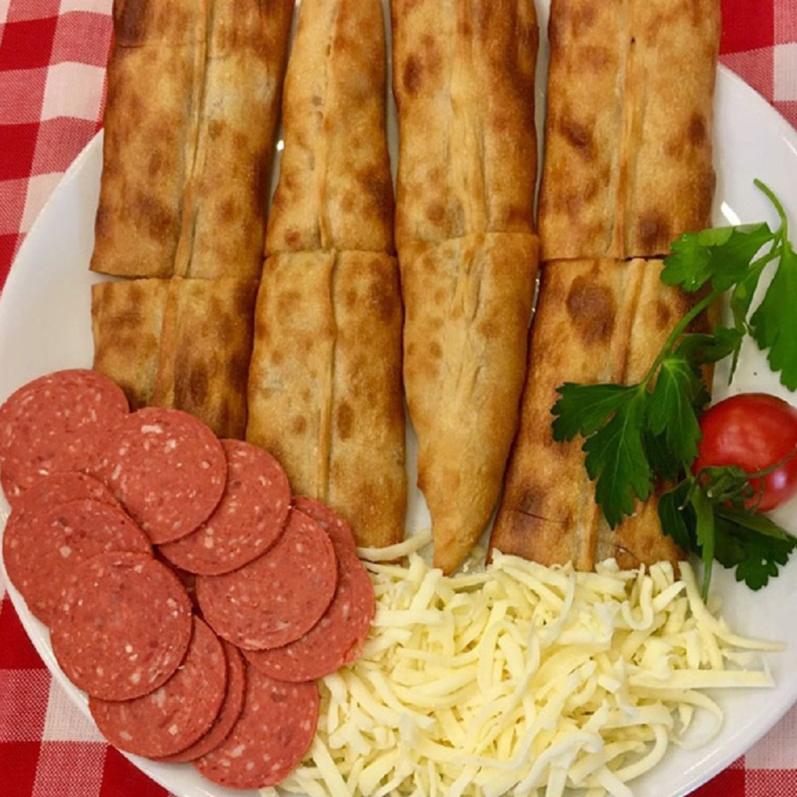 Sucuklu Kaşarlı Pide (Kapalı)