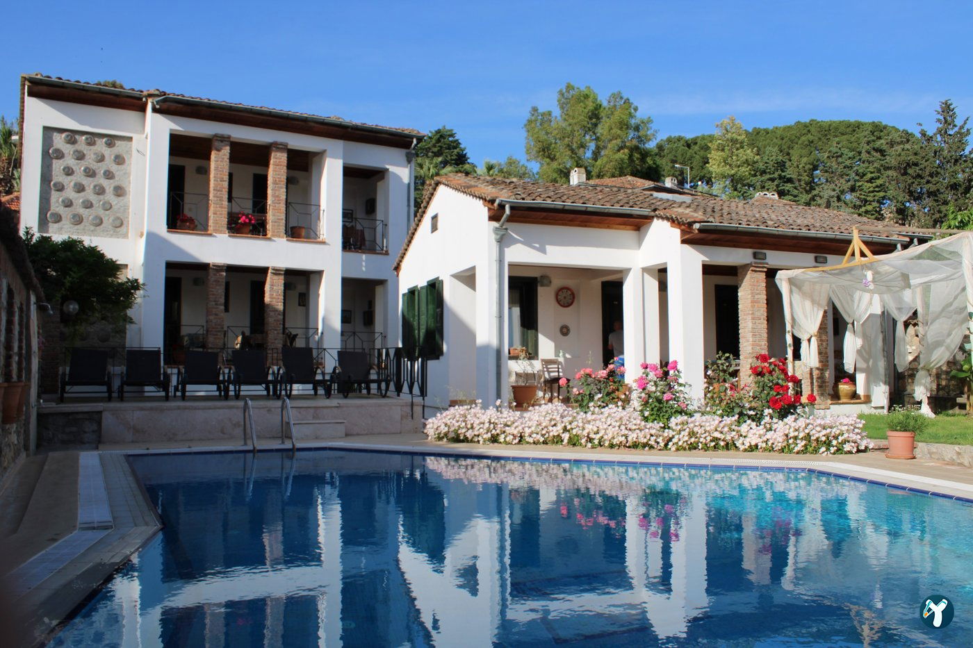 HOTEL AKAY