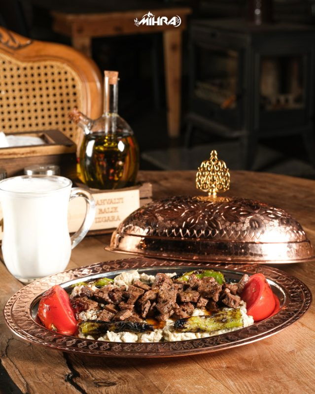 Mi̇Hra Kir Bahçesi̇ Kahvalti Balik Izgara