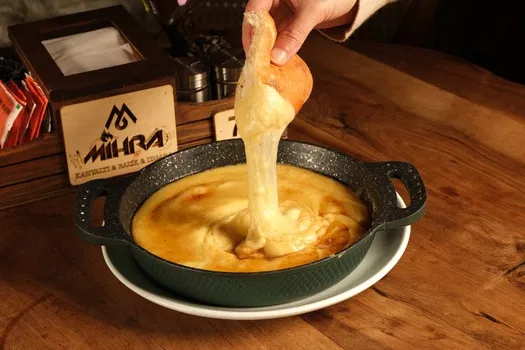 Mi̇Hra Kir Bahçesi̇ Kahvalti Balik Izgara resimleri