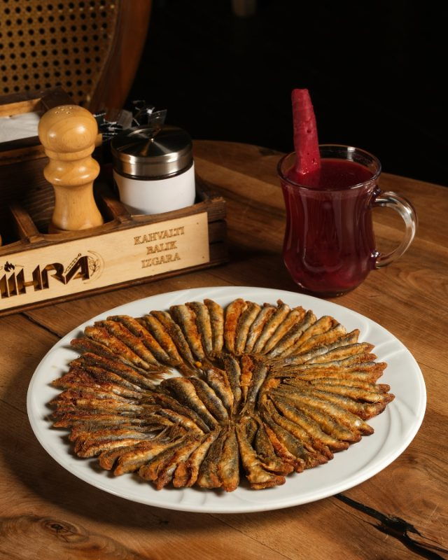 Mi̇Hra Kir Bahçesi̇ Kahvalti Balik Izgara