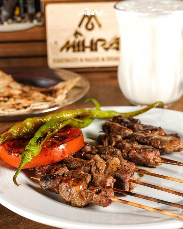 Mi̇Hra Kir Bahçesi̇ Kahvalti Balik Izgara