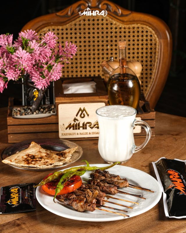 Mi̇Hra Kir Bahçesi̇ Kahvalti Balik Izgara