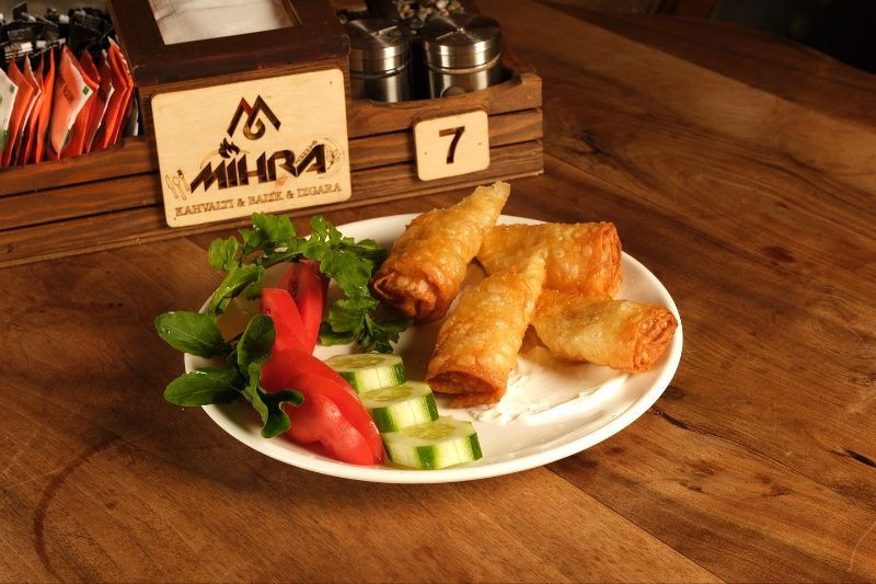 Mi̇Hra Kir Bahçesi̇ Kahvalti Balik Izgara