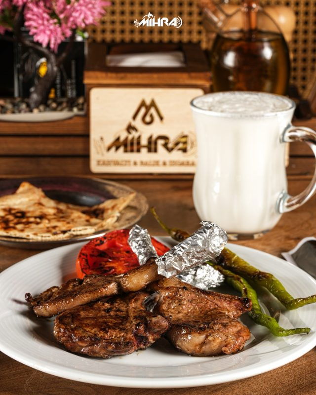 Mi̇Hra Kir Bahçesi̇ Kahvalti Balik Izgara