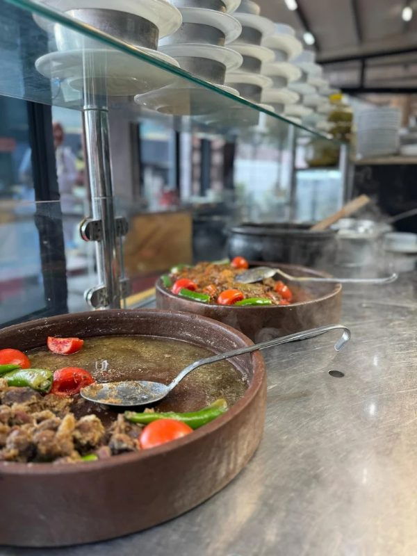 1977 Tarihi Karadeniz Usta işi RESTORAN ( Döner - Pide - Tarihi Kuru Fasulye )