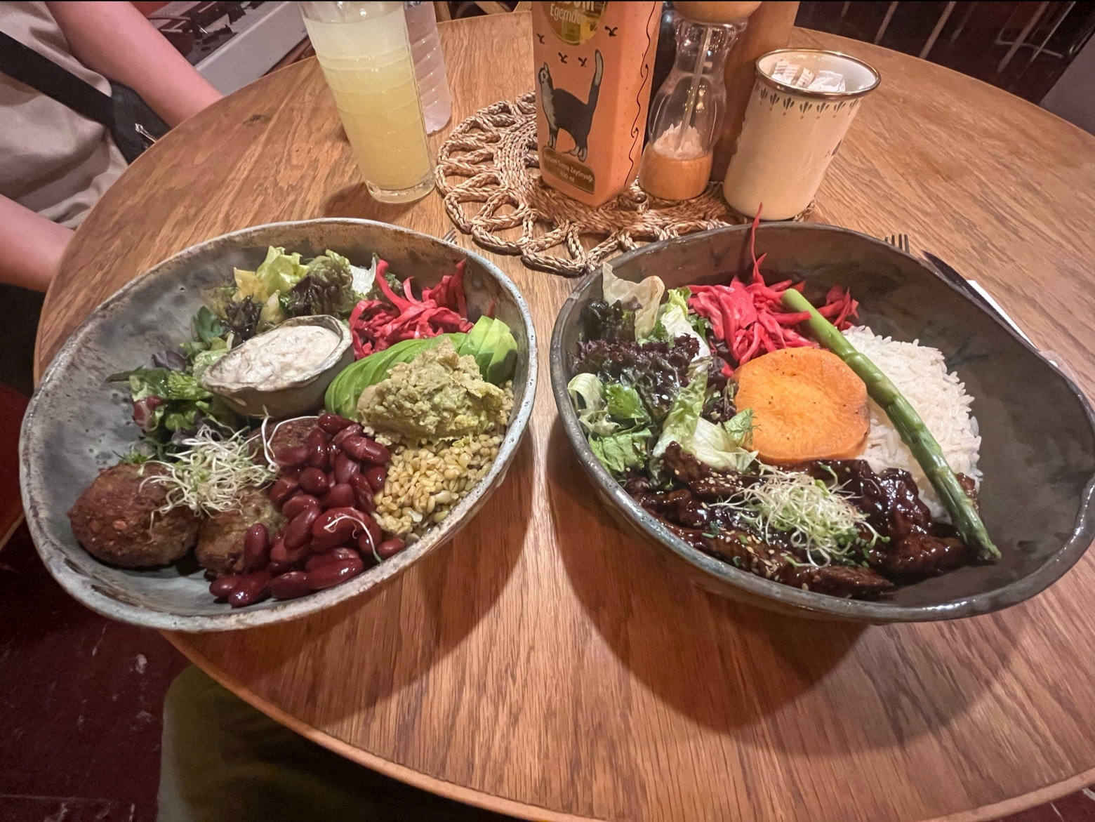 Chez La Vie Coffee & Eatery