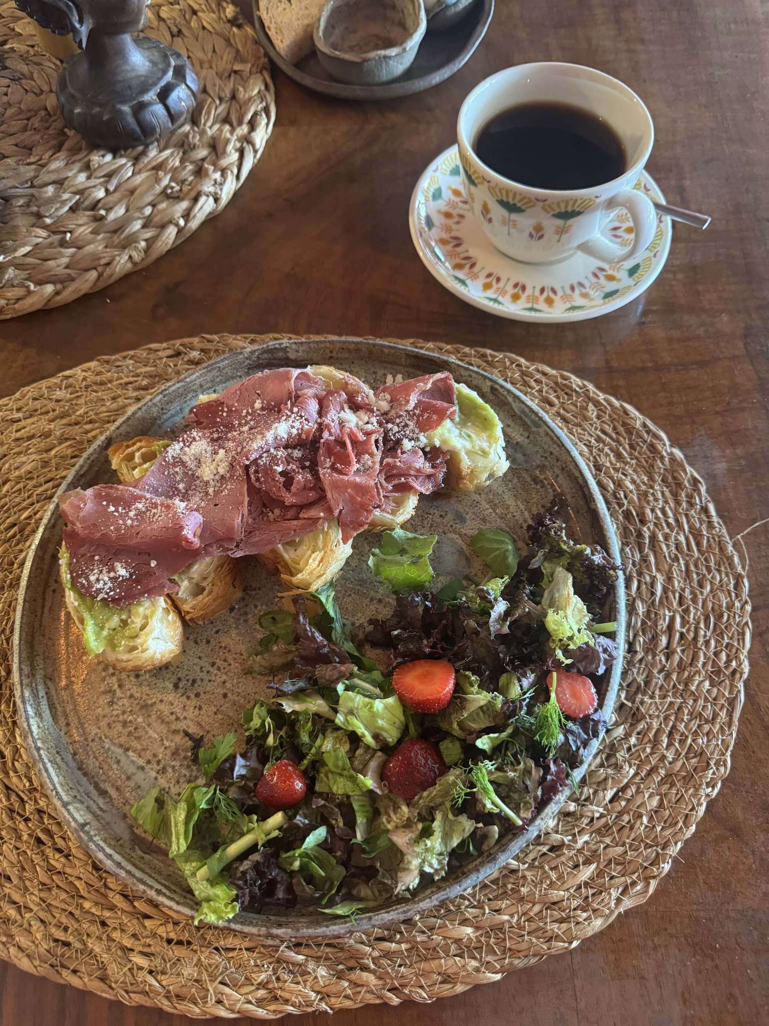 Chez La Vie Coffee & Eatery