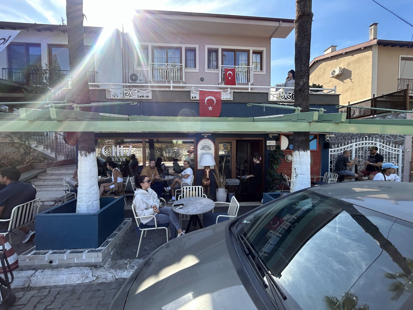 Chez La Vie Coffee & Eatery