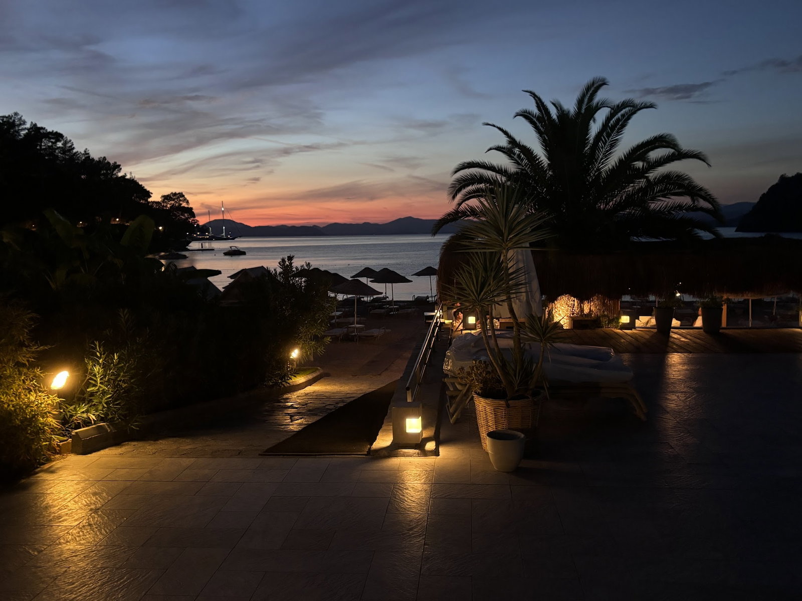 Chez La Vie Coffee & Eatery