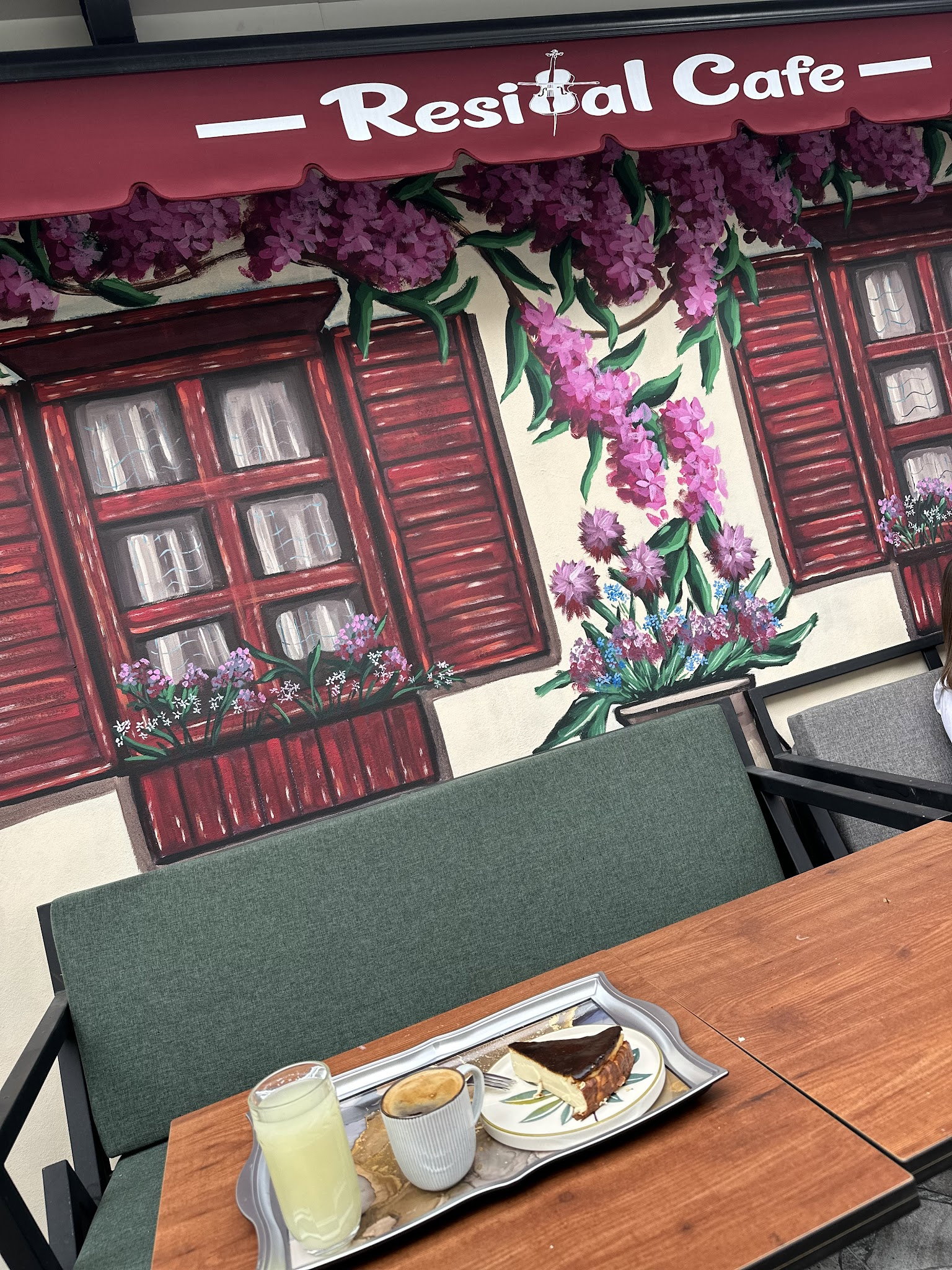 Resital Cafe Cookies&More