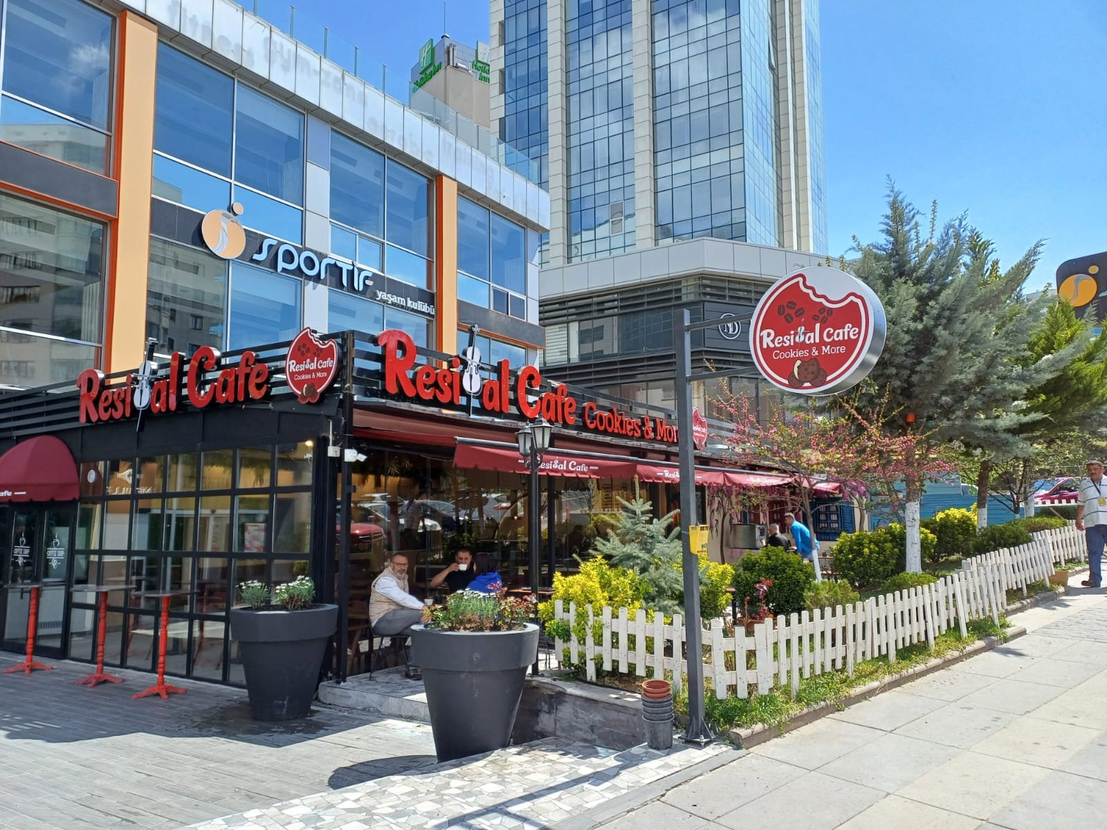 Resital Cafe Cookies&More