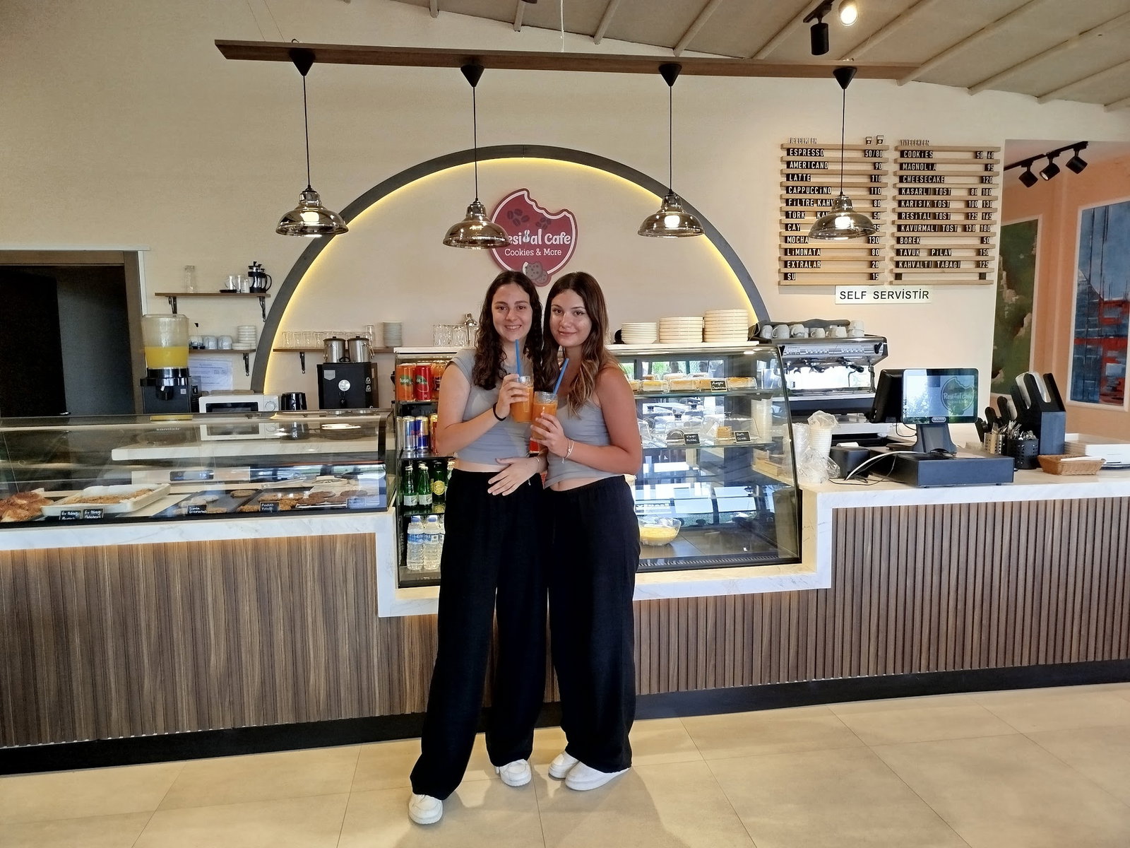 Resital Cafe Cookies&More