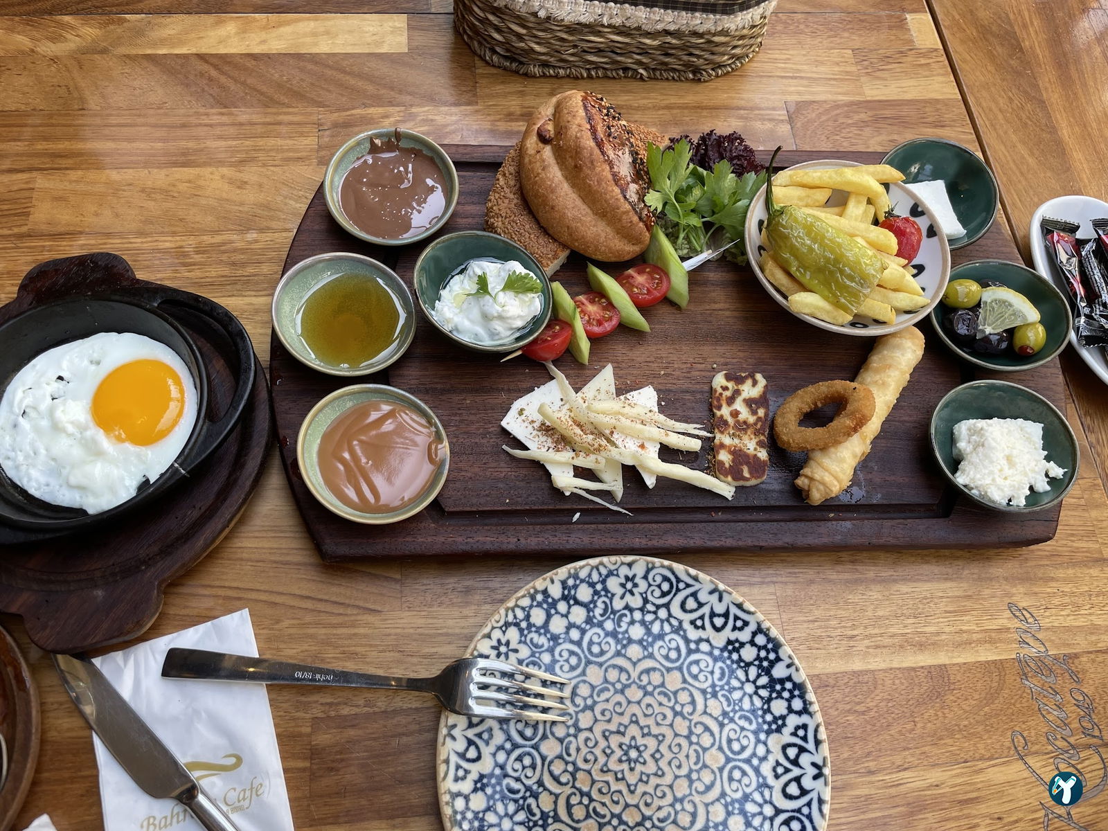 Bahrein Cafe & Bistro