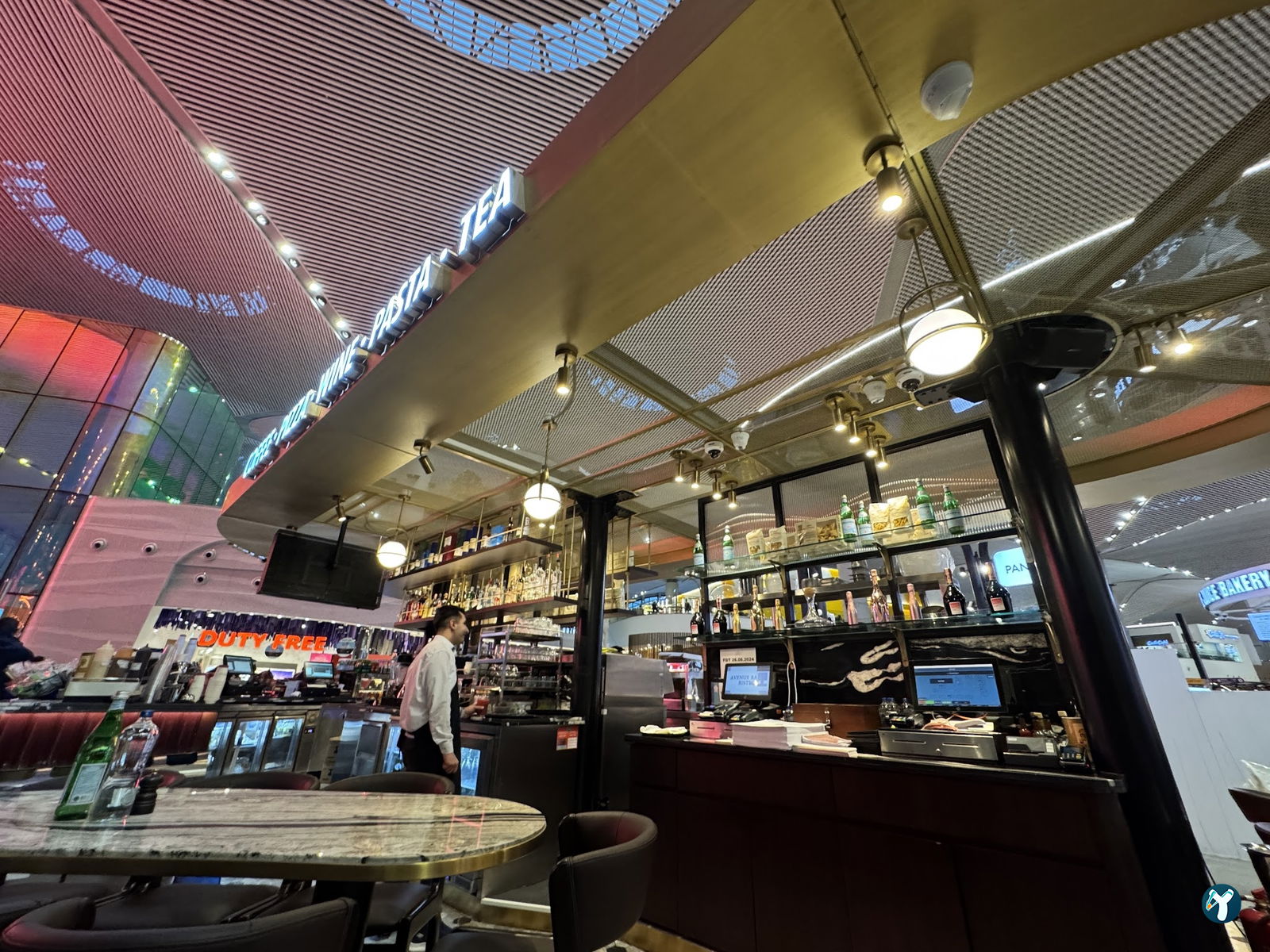 Avenue Cafe & Bistro