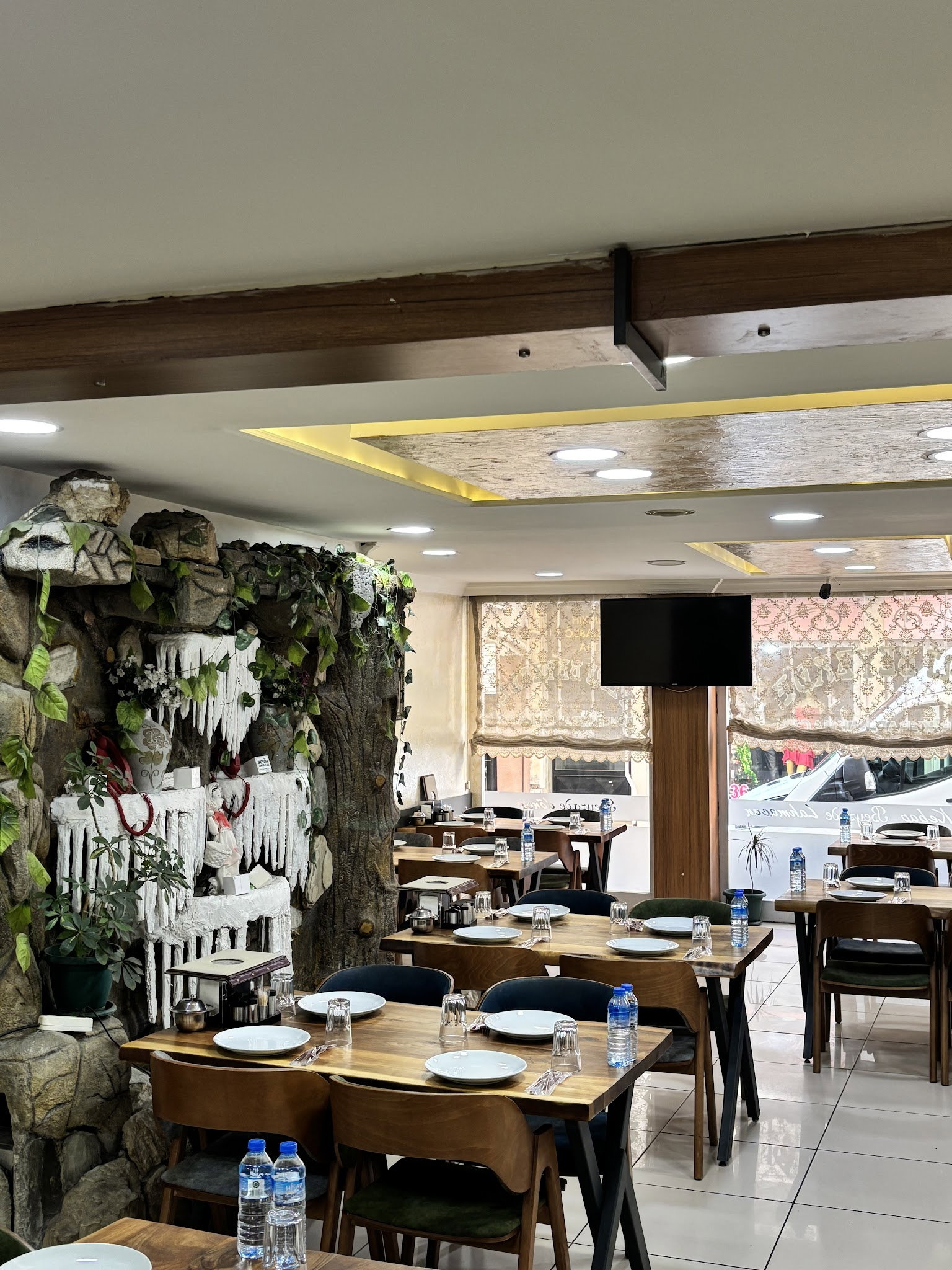 Yeni̇ Beyzade Kebap Salonu