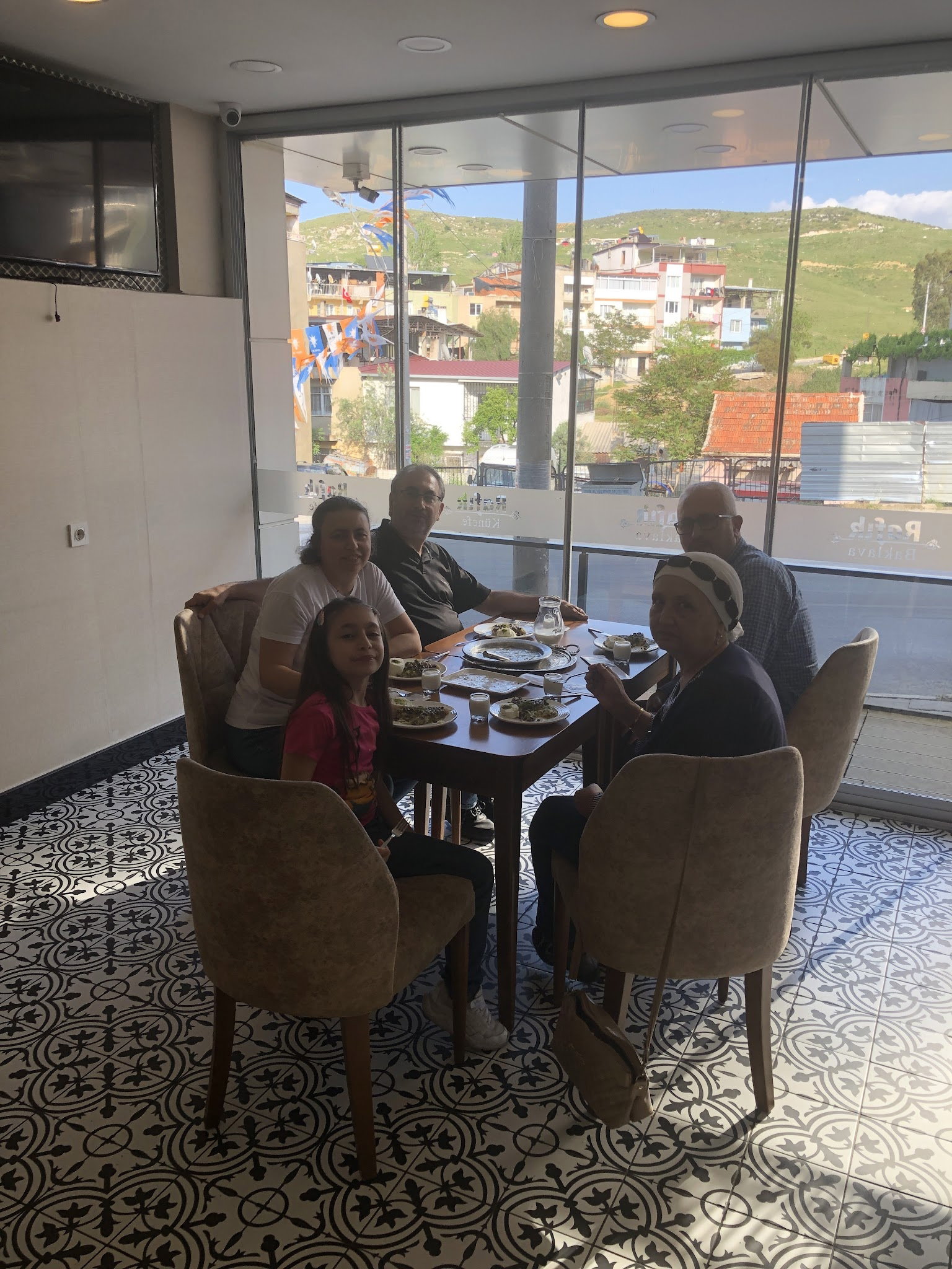 Rafık Künefe Ve Baklava