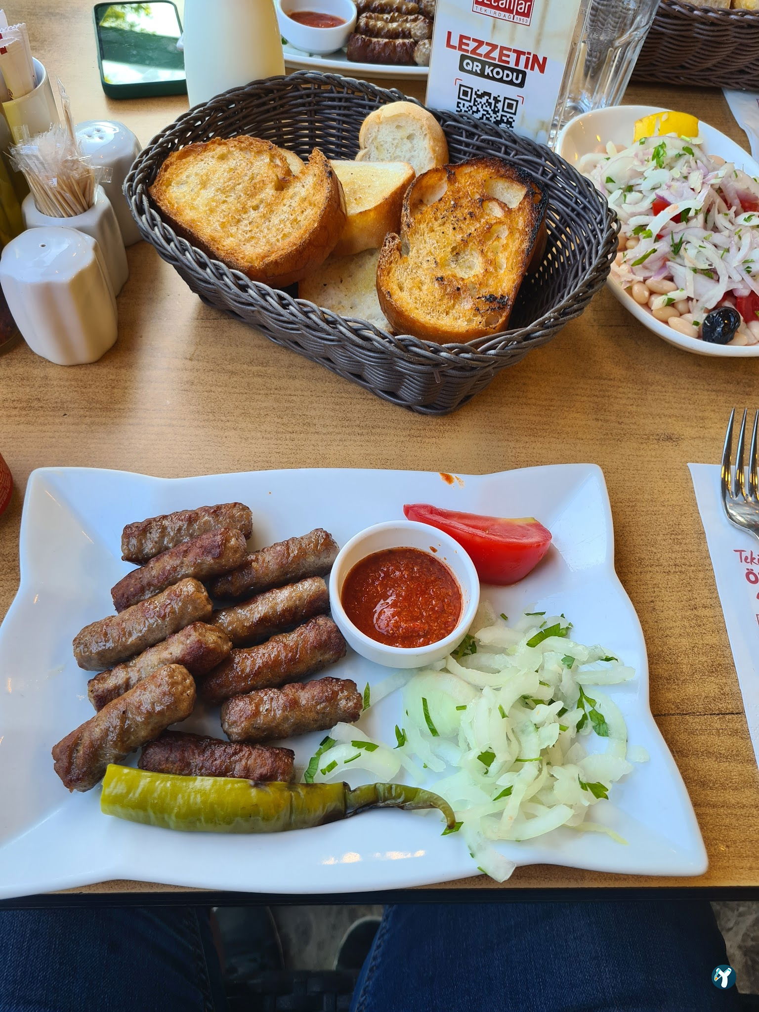 Özcanlar Köfte | Sahil Şube