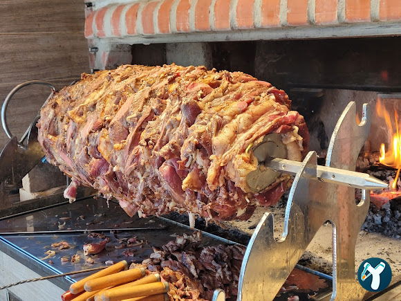Durakbeyoğlu Cağ Kebap, Kahvaltı, Çay Bahçesi ve Halı Sahaları