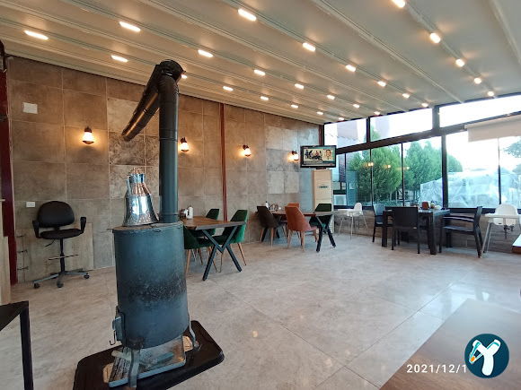 Durakbeyoğlu Cağ Kebap, Kahvaltı, Çay Bahçesi ve Halı Sahaları