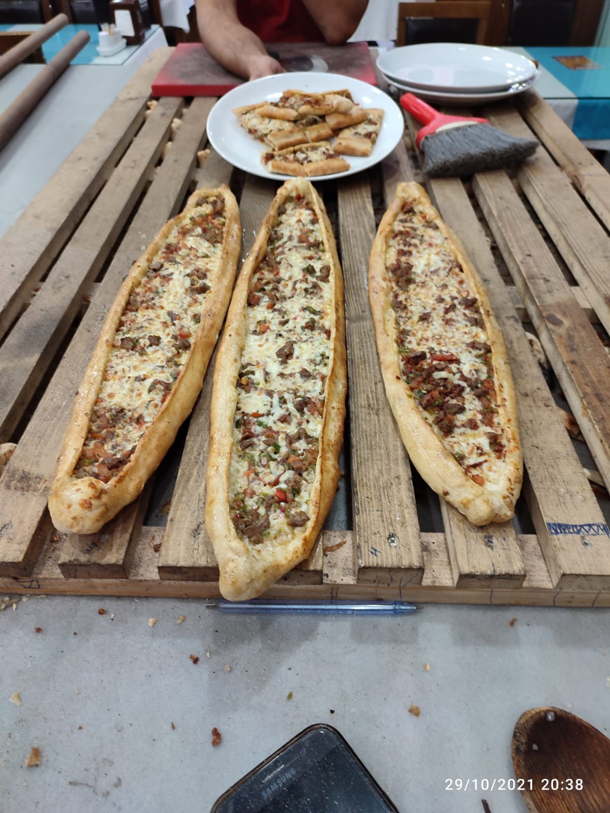 Yöremiz Pide 3 Lahmacun Pide Ve Zurna Döner Salonu
