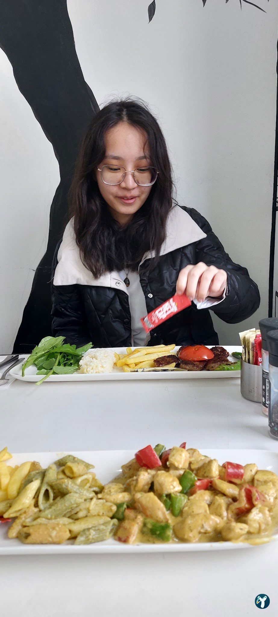 Redibu Cafe & Restaurant