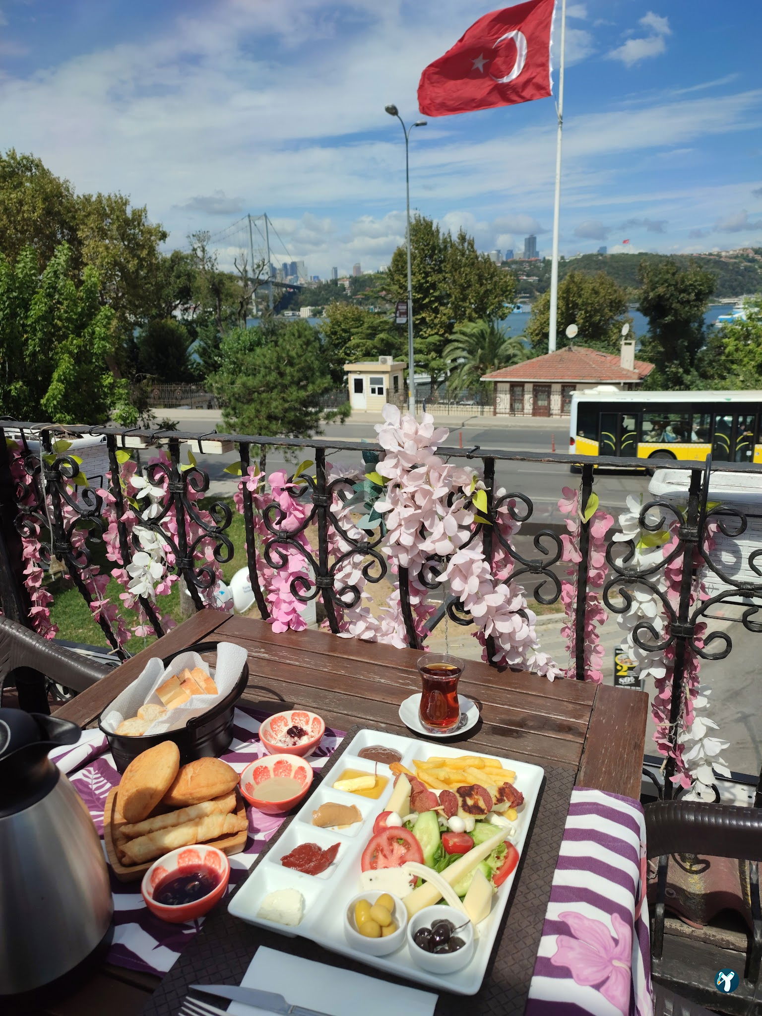 Redibu Cafe & Restaurant