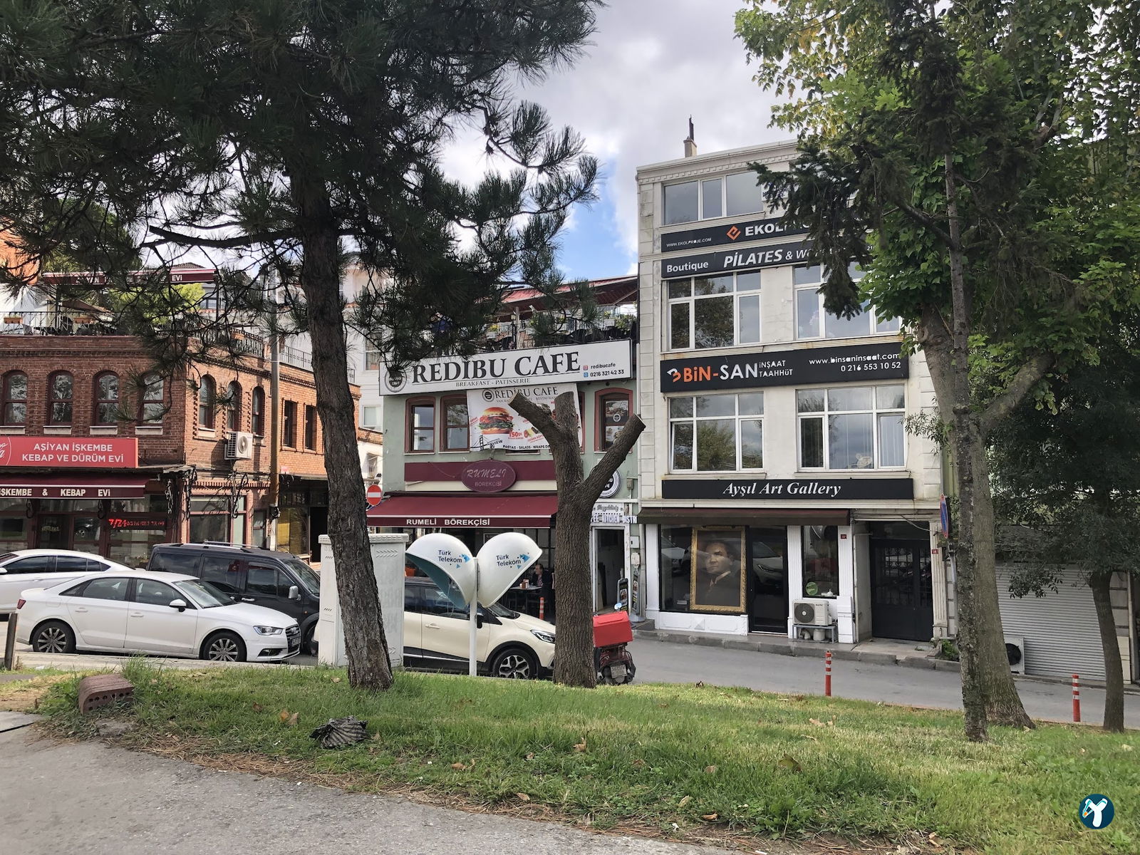 Redibu Cafe & Restaurant