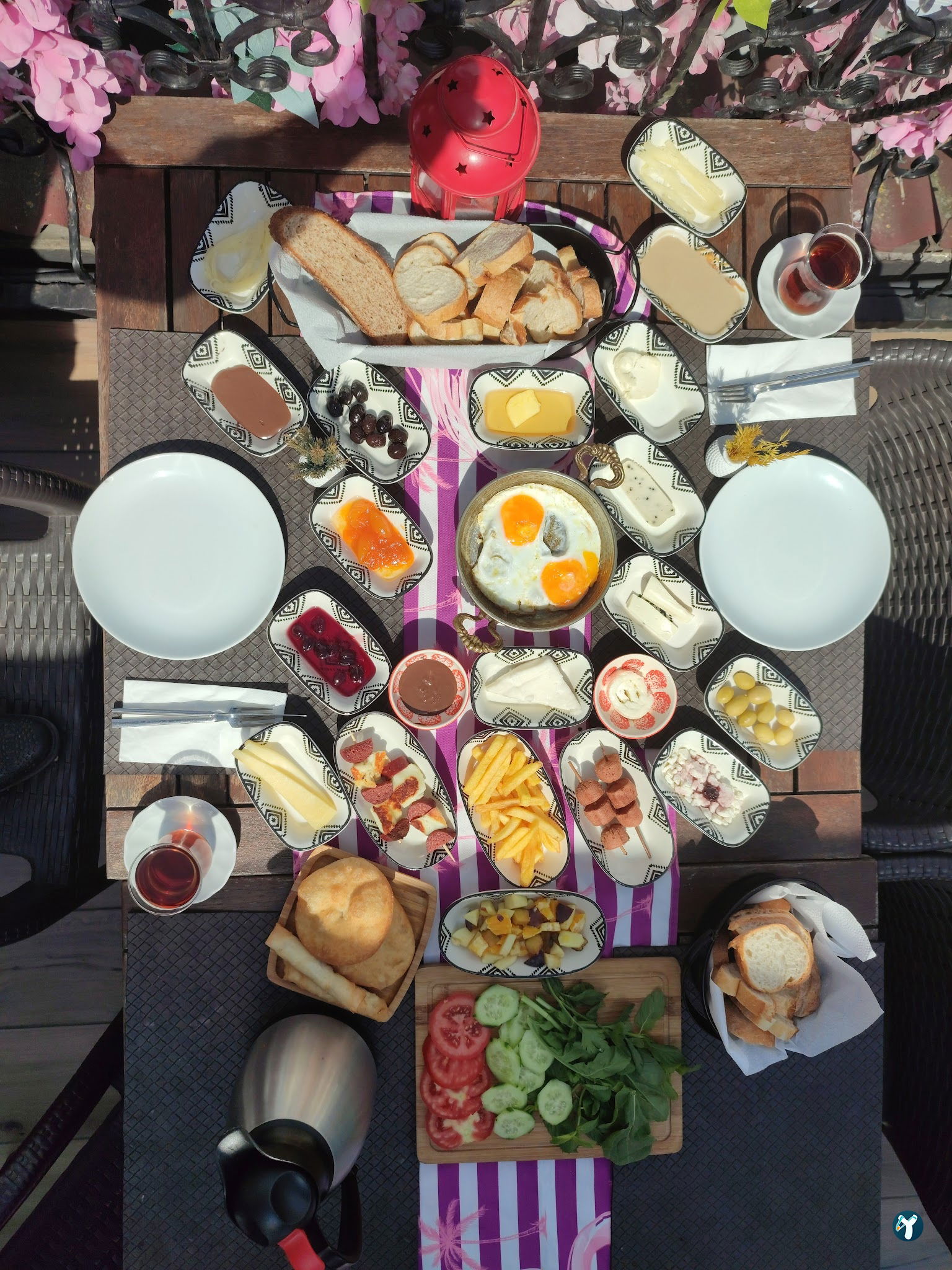 Redibu Cafe & Restaurant