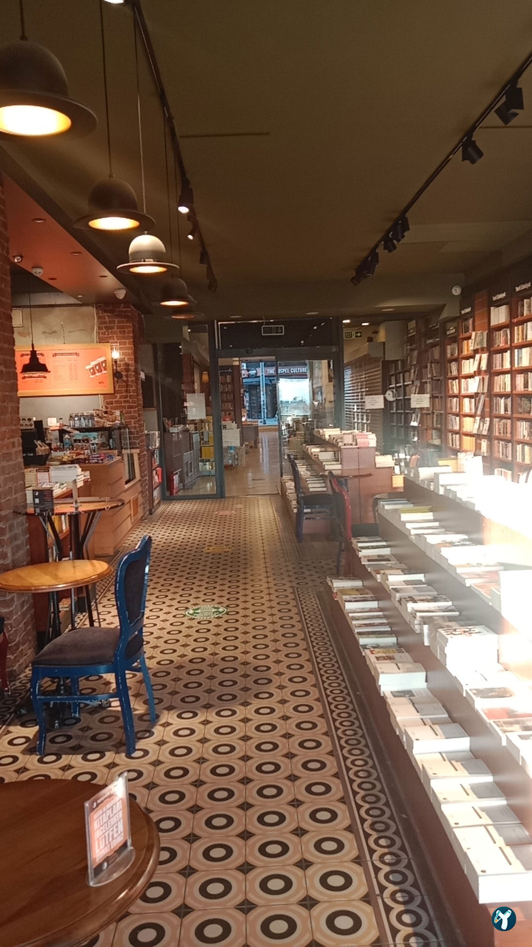 Penguen Kitapevi Kadıköy Şubesi