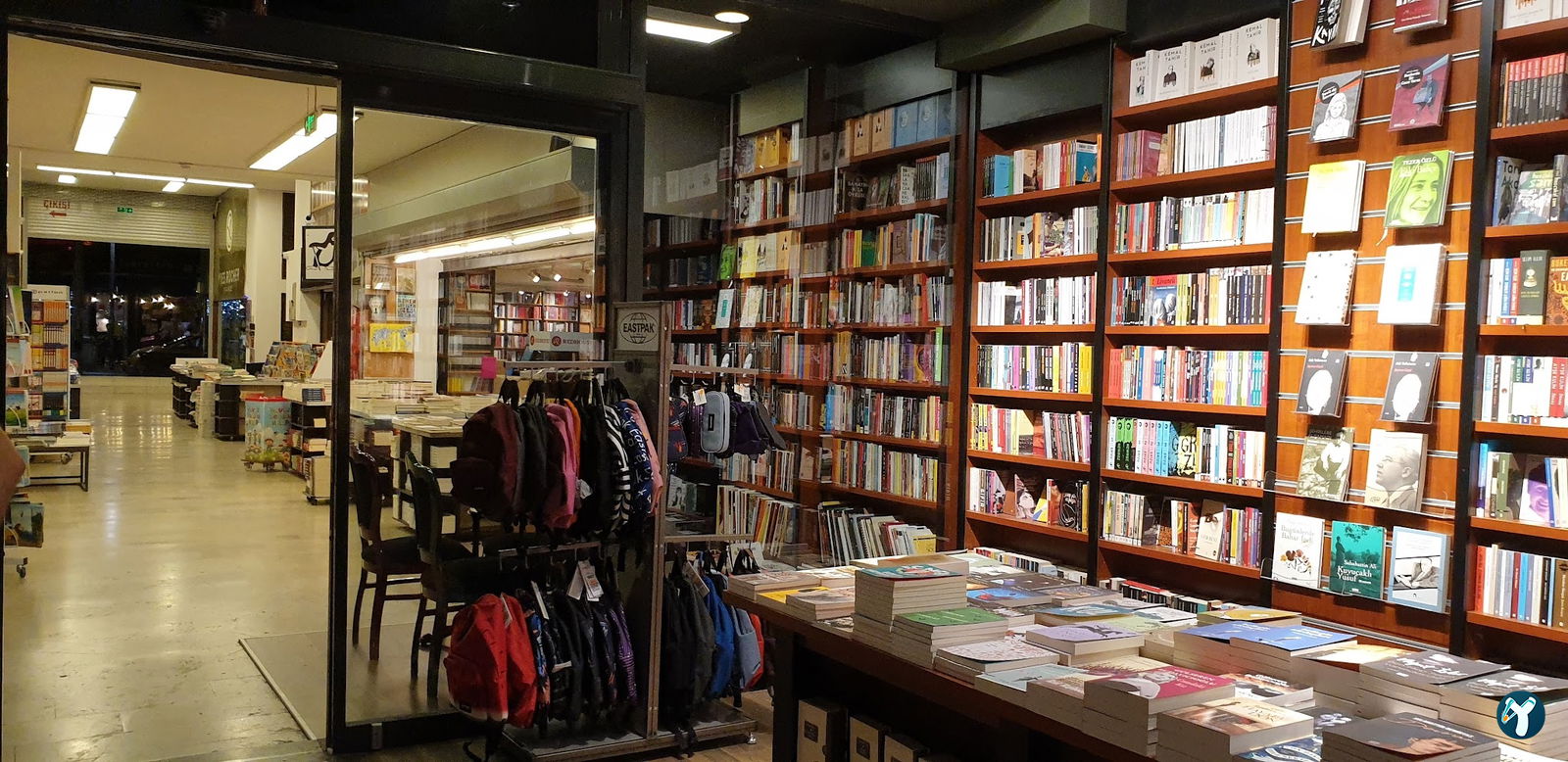 Penguen Kitapevi Kadıköy Şubesi