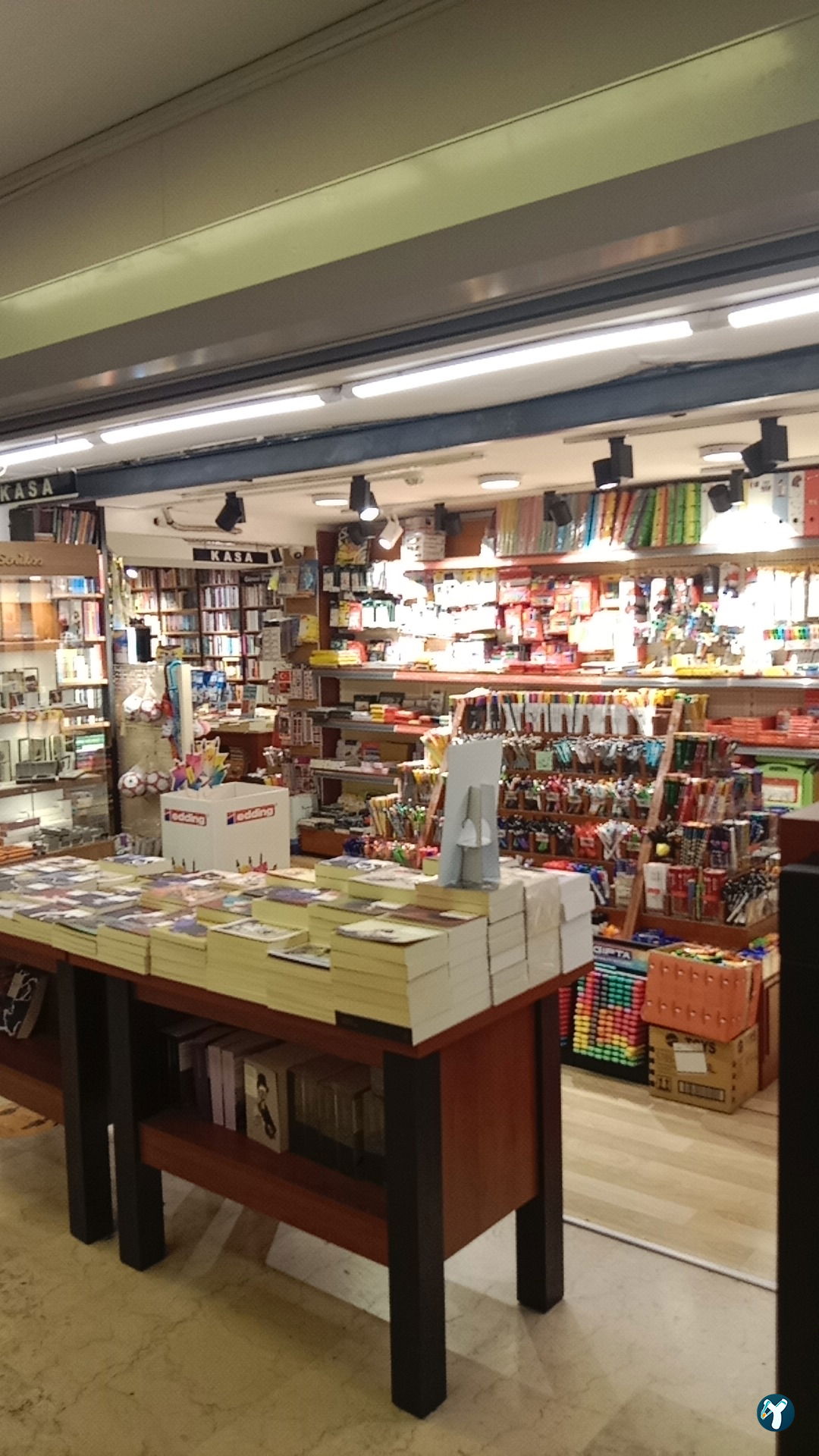Penguen Kitapevi Kadıköy Şubesi