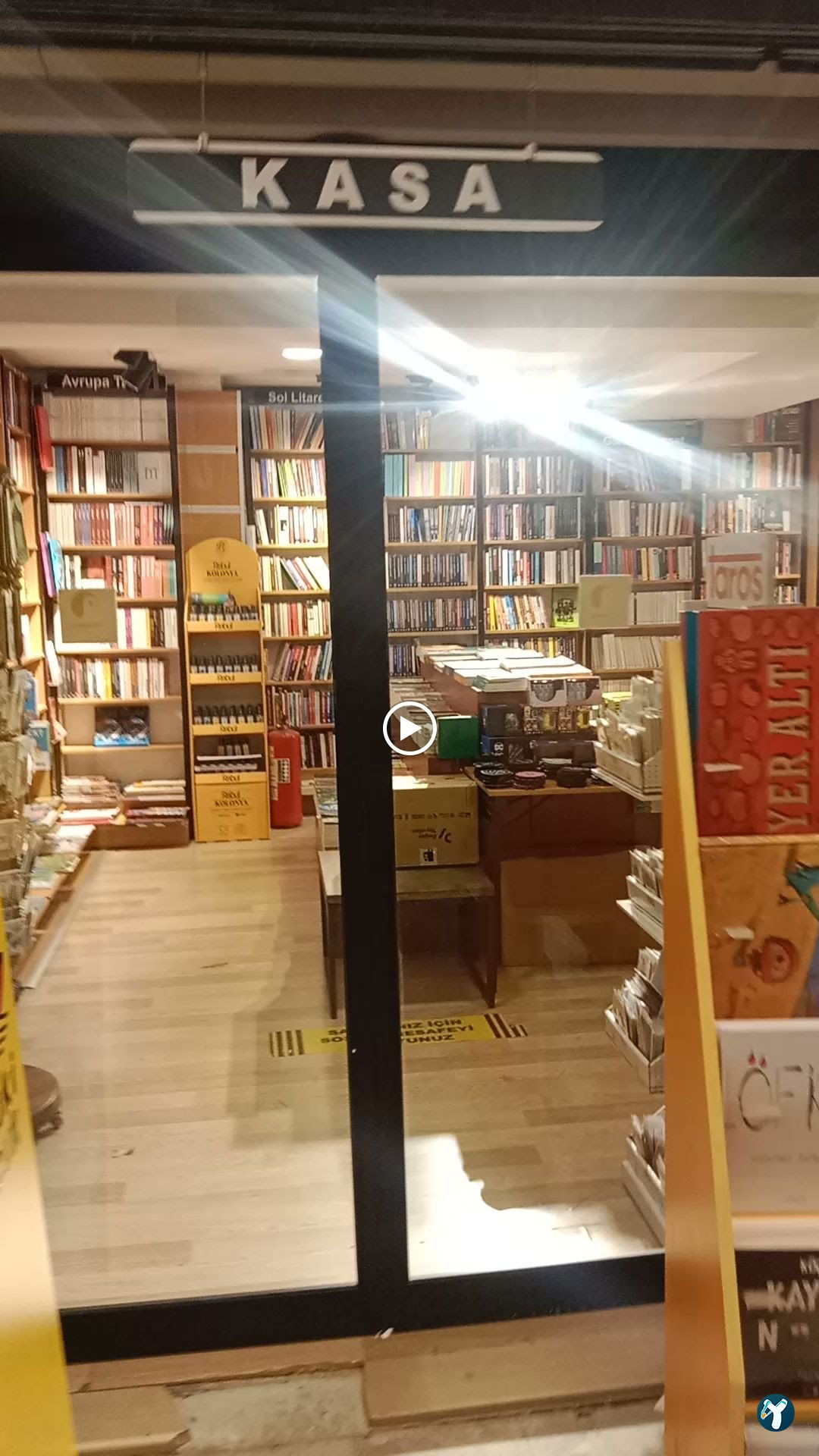 Penguen Kitapevi Kadıköy Şubesi