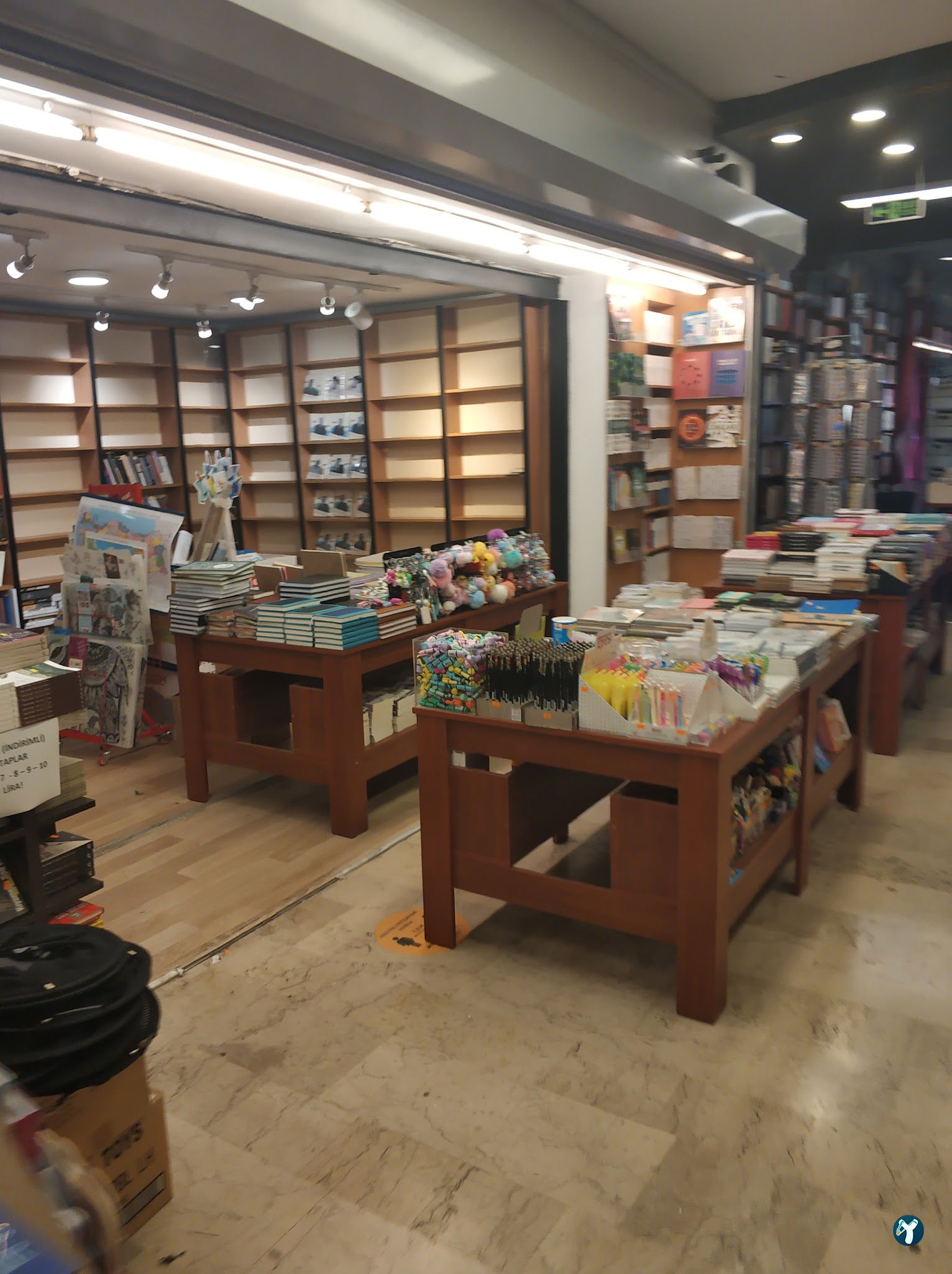 Penguen Kitapevi Kadıköy Şubesi