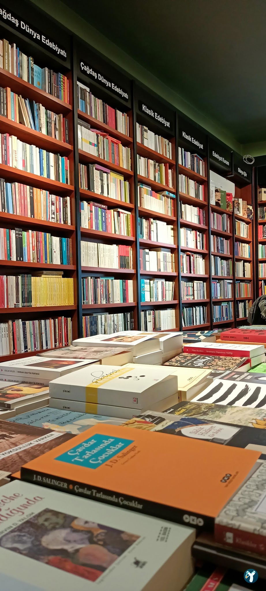 Penguen Kitapevi Kadıköy Şubesi