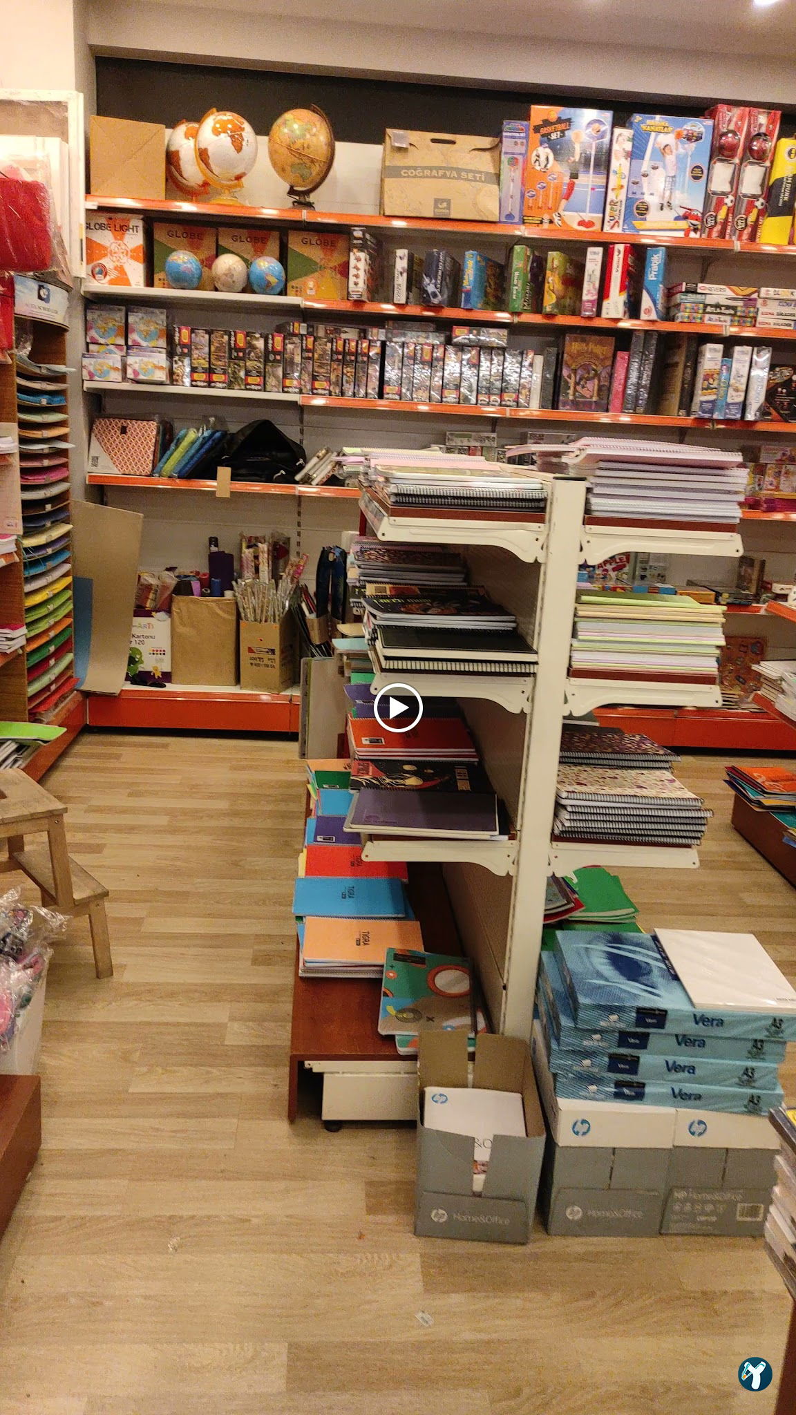 Penguen Kitapevi Kadıköy Şubesi