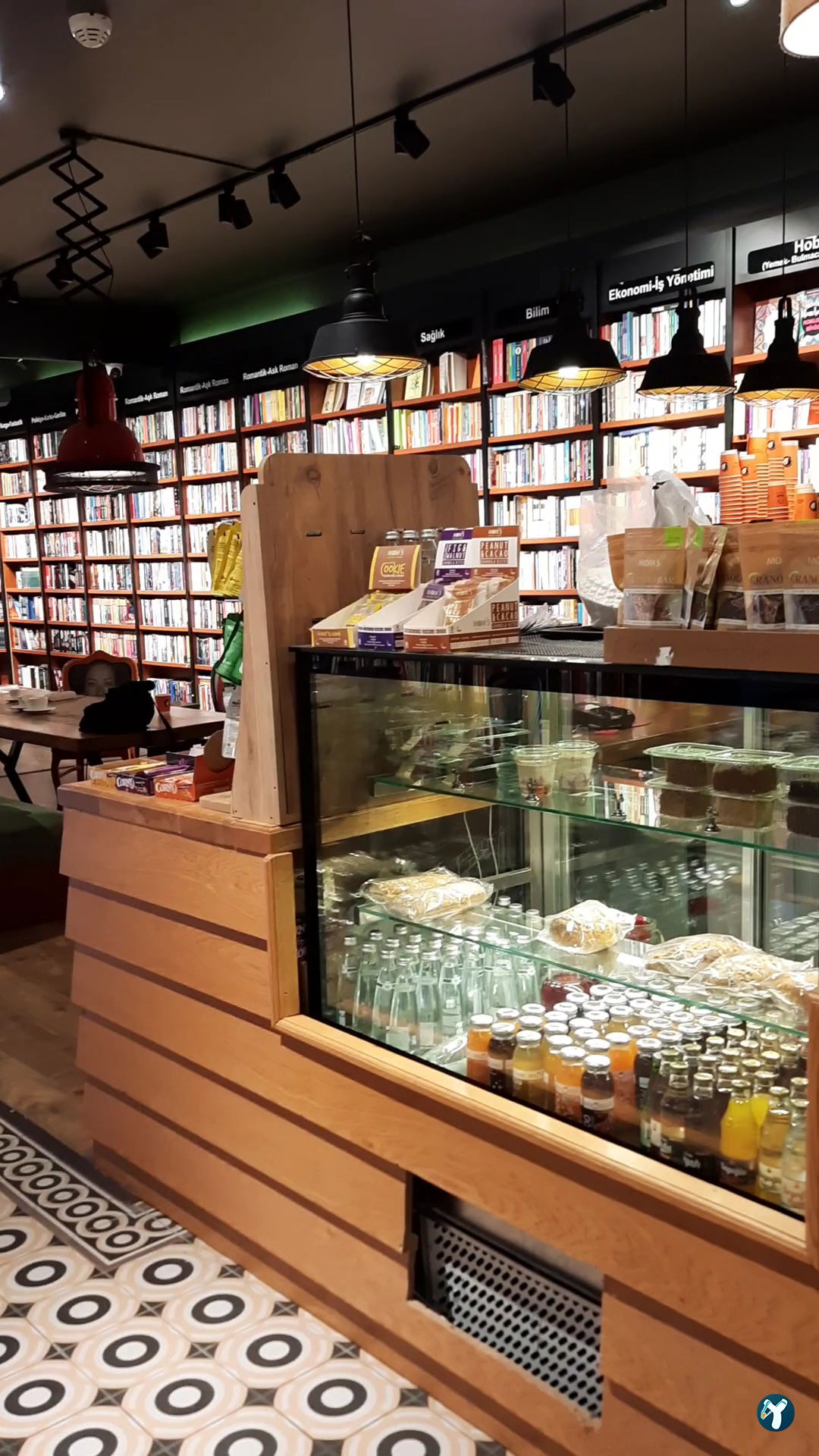 Penguen Kitapevi Kadıköy Şubesi