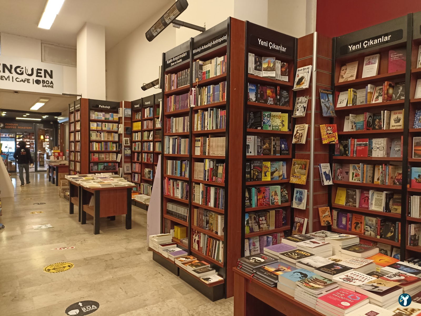 Penguen Kitapevi Kadıköy Şubesi