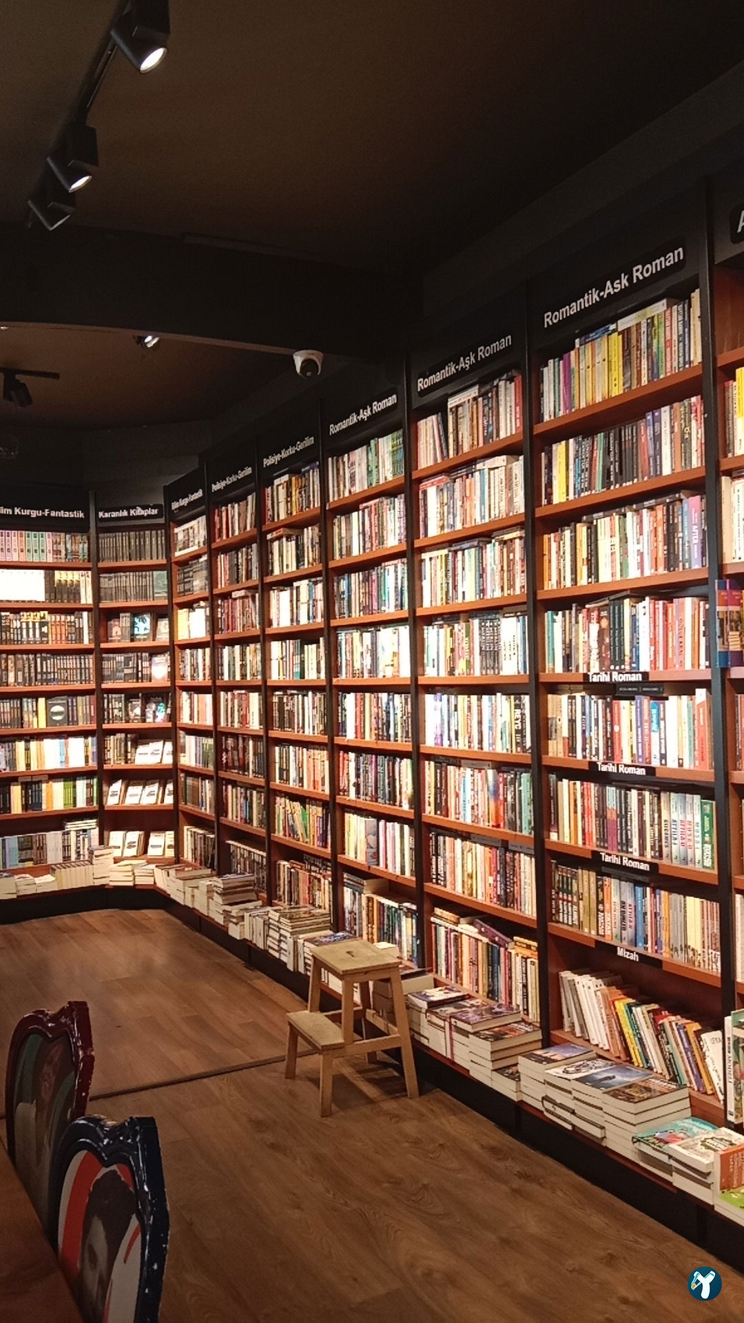 Penguen Kitapevi Kadıköy Şubesi