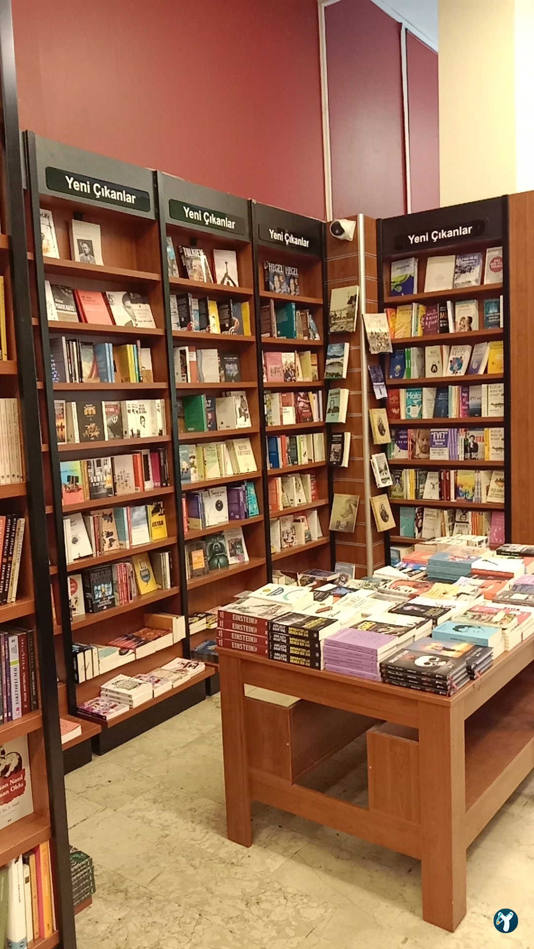 Penguen Kitapevi Kadıköy Şubesi