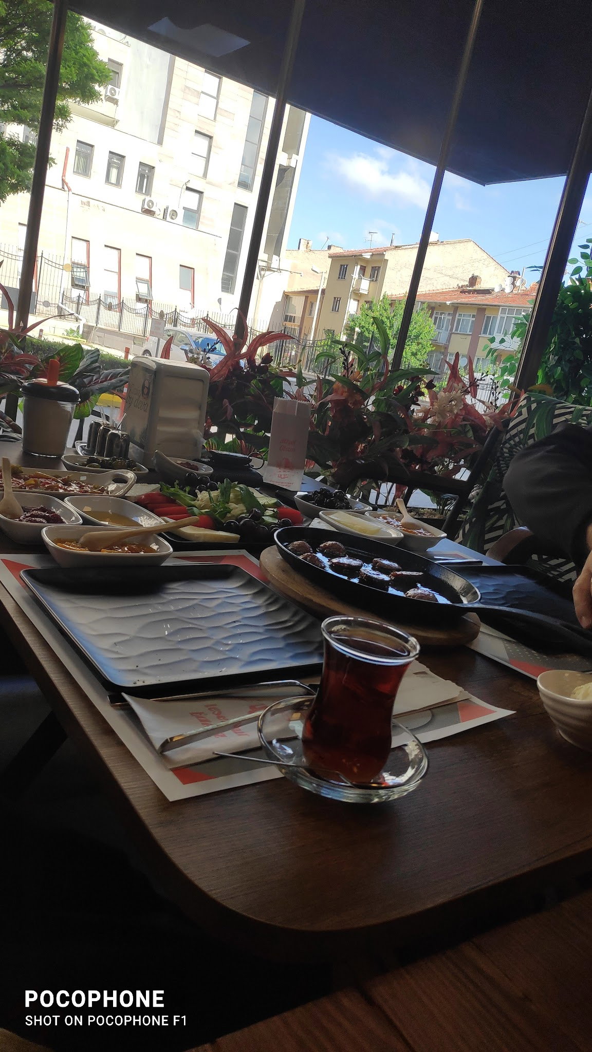 Cafe By Deva - Eskişehir Serpme Kahvaltı Mekanı