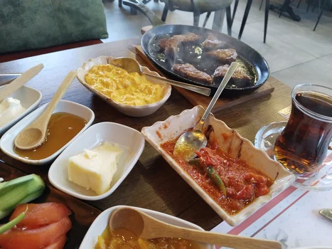 Cafe By Deva - Eskişehir Serpme Kahvaltı Mekanı resimleri