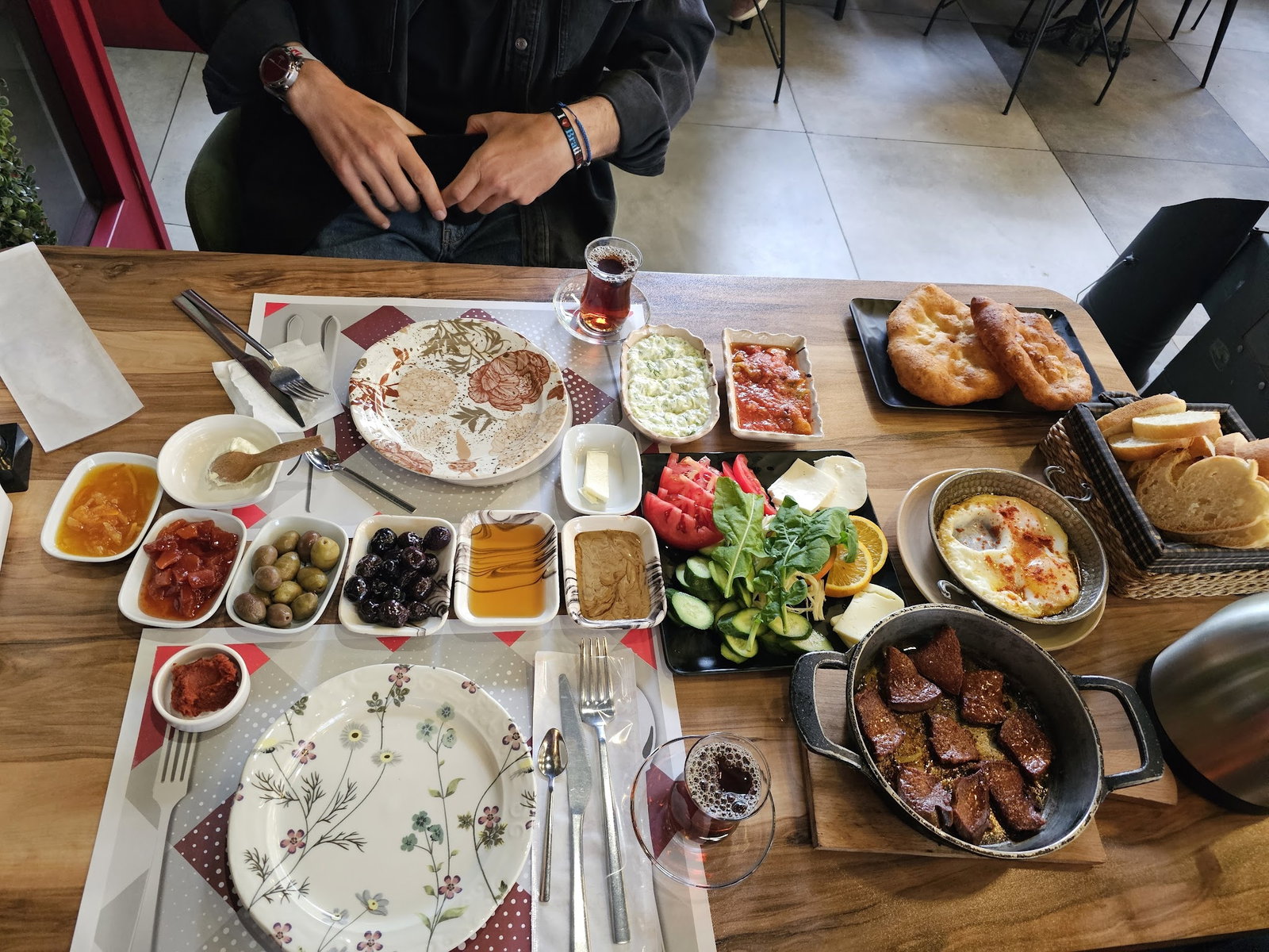 Cafe By Deva - Eskişehir Serpme Kahvaltı Mekanı