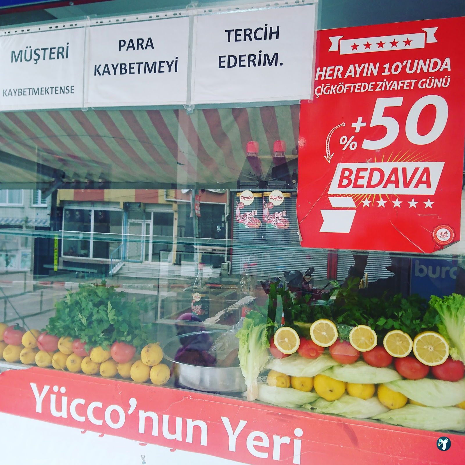 Yücco'Nun Yeri̇ Zi̇yafet Çi̇ğköfte.